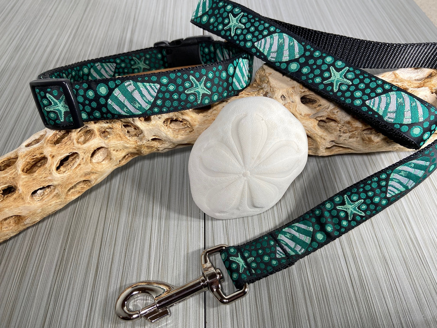 Green Seashells Adjustable Dog Collar